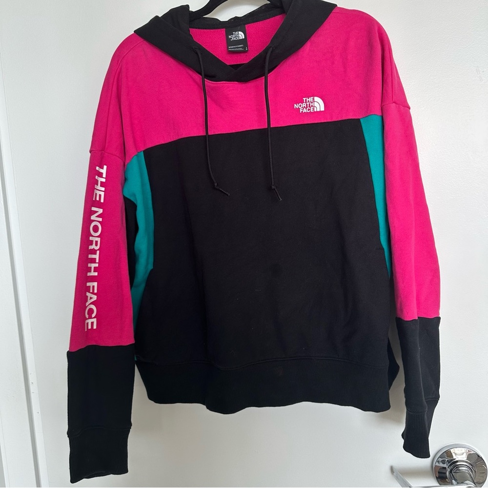 The North Face Hoodie - Colorblocked / cropped